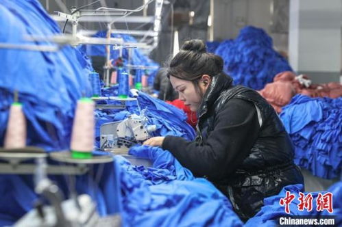 南昌開(kāi)年拼經(jīng)濟(jì)，針紡服裝產(chǎn)業(yè)基地趕制訂單忙